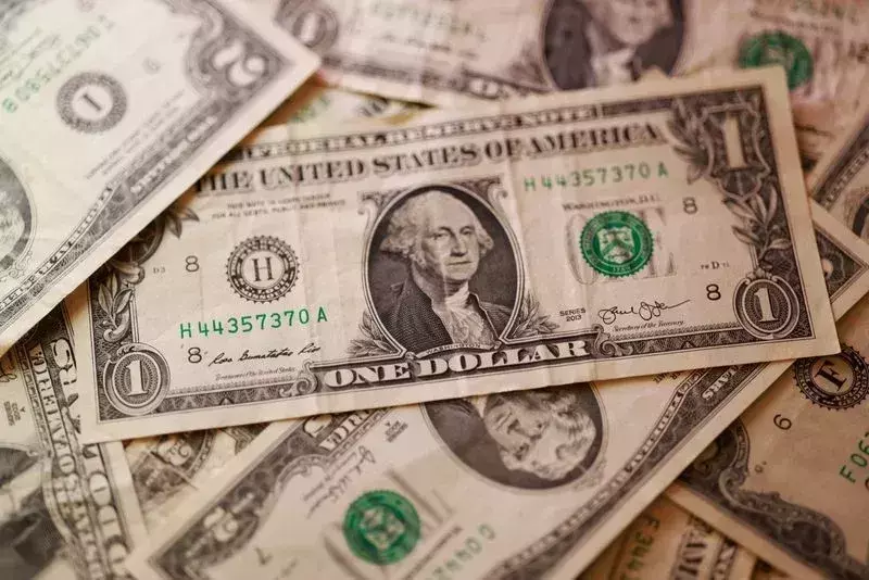 Dollar Weakens Amidst Debt Concerns and Geopolitical Tensions