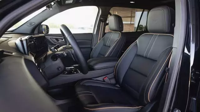 2027 Chevrolet Traverse High Country Interior Gallery