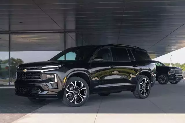 2027 Chevrolet Traverse High Country: Refined Design & Features