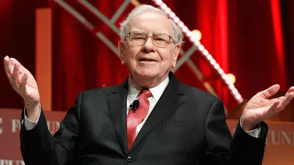 Warren Buffett's Enduring Investment Strategy: Farmland and Real Estate