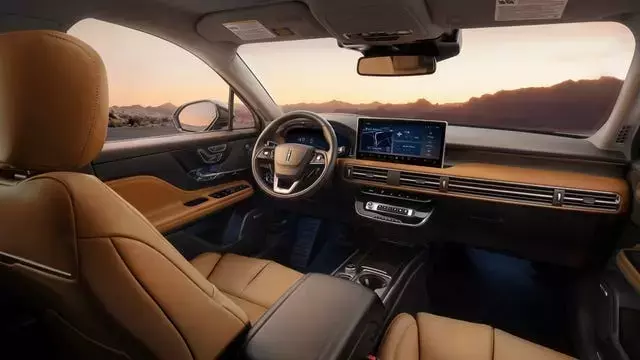 2027 Lincoln Corsair Hybrid: A Detailed Look at its Luxurious Interior