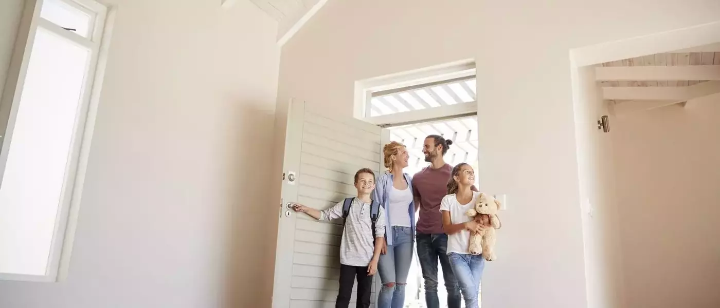 Understanding Open Houses: Definition, Operation, Pros, and Cons