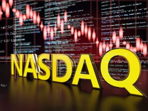 Invesco NASDAQ 100 ETF: Valuation Attractive, Technicals Mixed, Near-Term Headwinds