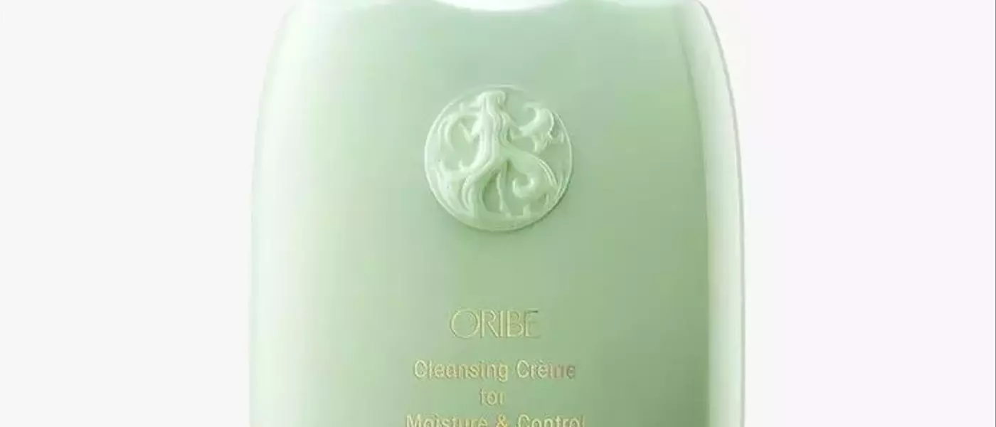 Achieve Smooth, Frizz-Free Hair: Expert-Recommended Shampoos