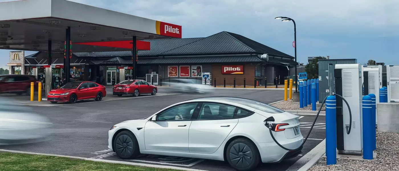 The Ultimate Road Trip Showdown: EV vs. Hybrid vs. Gas