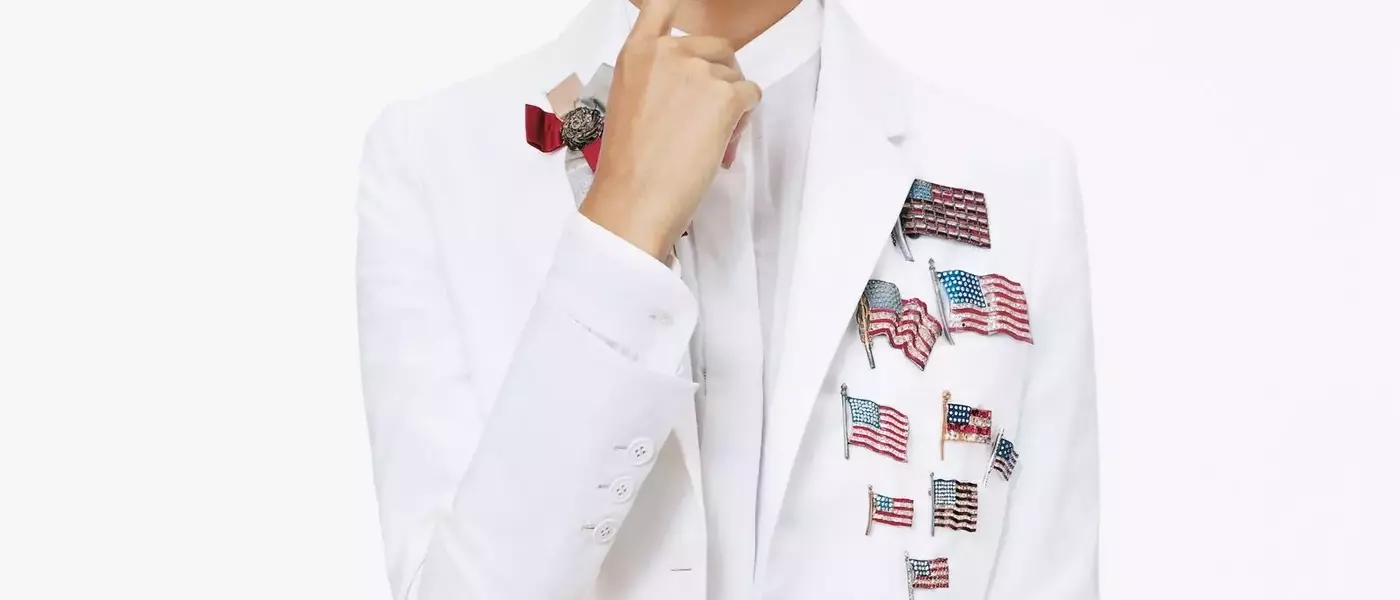 American Fashion's Resilient Spirit: Spring 2002 Collection Amidst Challenging Times