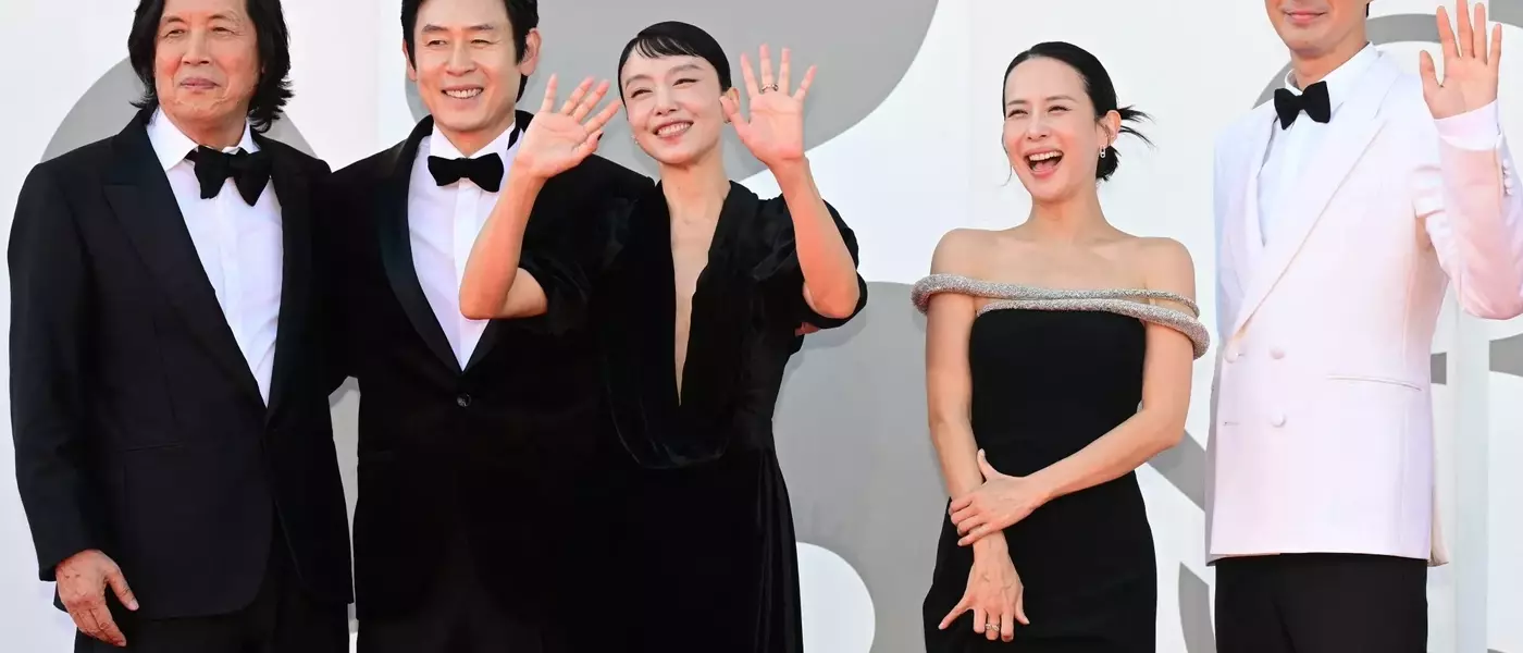 Lee Chang-dong's 'Possible Love' Premieres to Acclaim at Venice Film Festival
