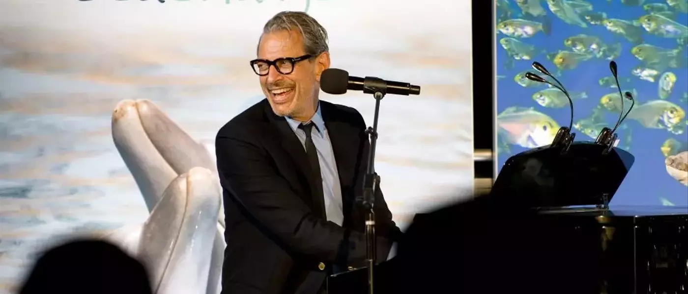 Jeff Goldblum to host SNL U.K. Season 2 Premiere, Honored by Oceana for Environmental Advocacy