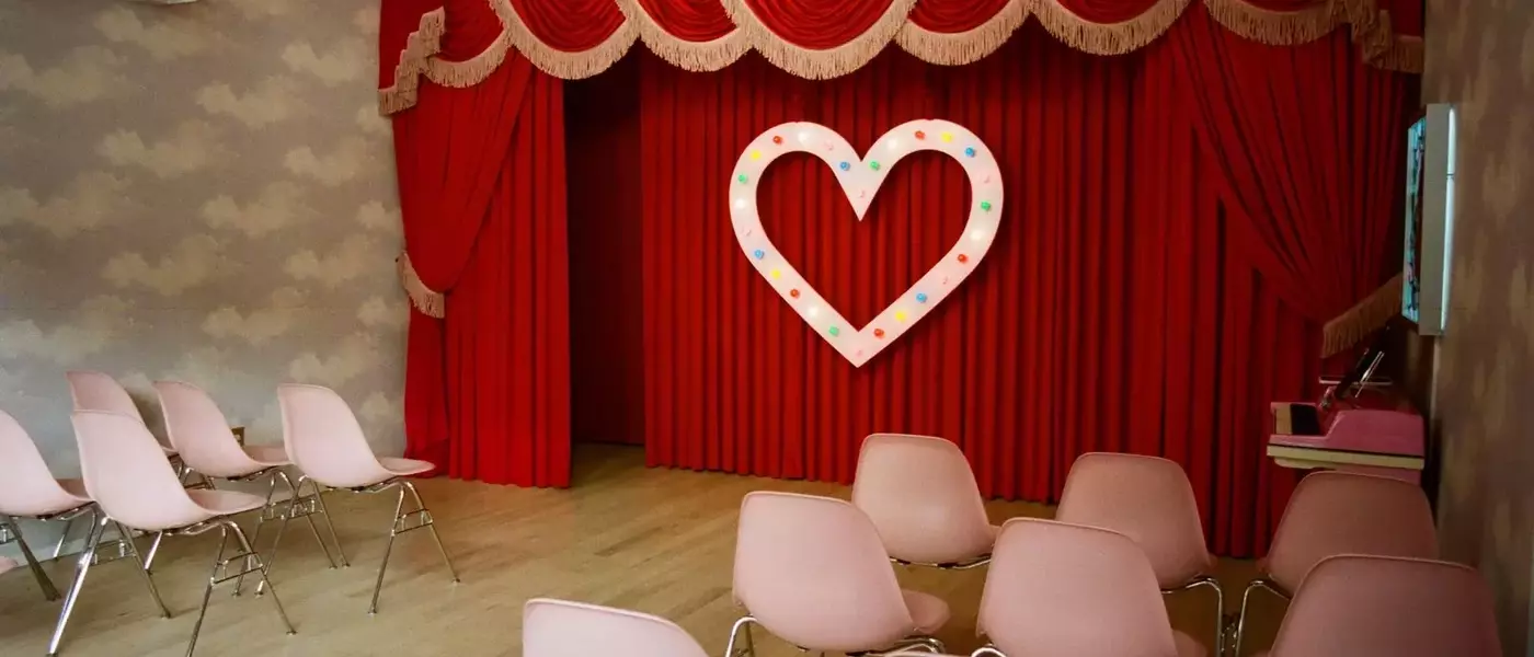 Sure Thing Chapel: A Quirky New York City Wedding Experience