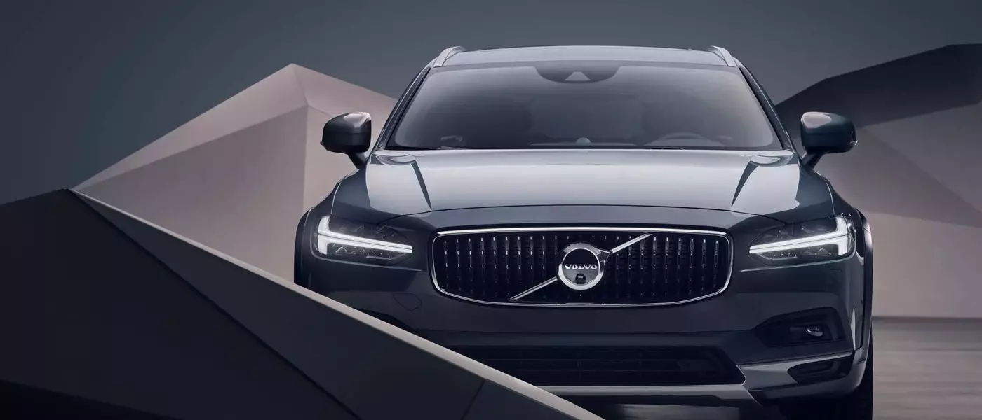 2025 Volvo V90 Cross Country: A Detailed Review of Features and Performance