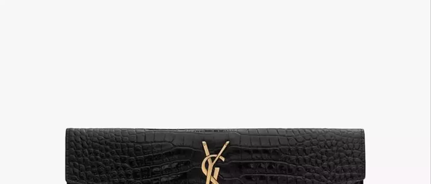 The Allure of the Petite Pouch: Embracing Minimalism with Small Handbags