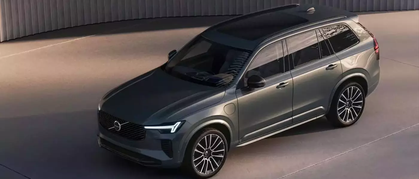 2028 Volvo XC90 Hybrid: Enhanced Electric Range and Performance