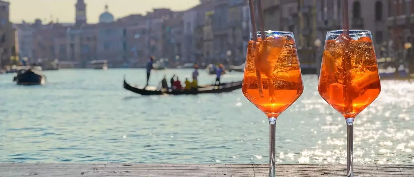 The Art of Italian Aperitivo: A Guide to Classic Cocktails