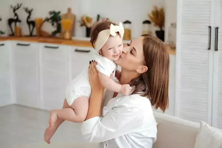 Simplifying Early Parenthood: Essential Tips for New Parents