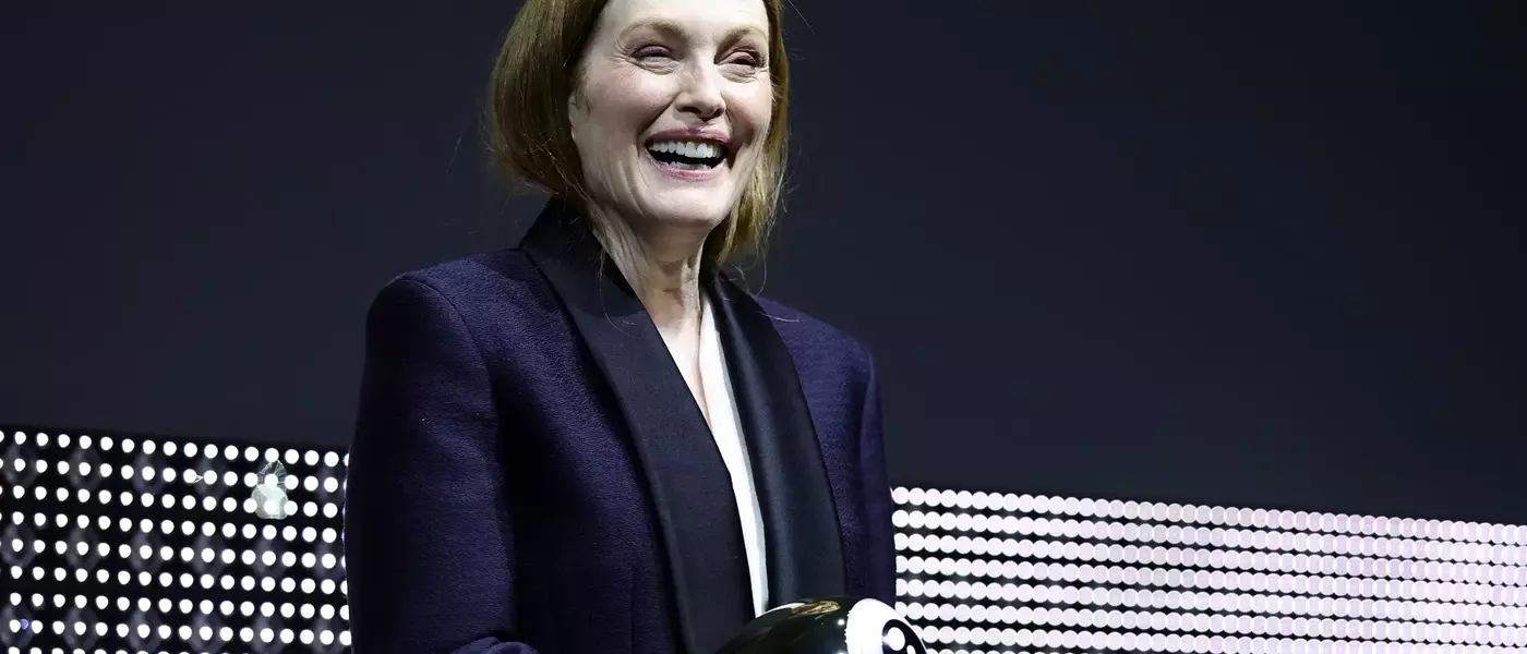 Julianne Moore Honored with Golden Icon Award at Zurich Film Festival, Martin McDonagh Receives Tribute