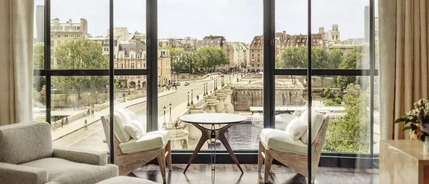 A Curated Guide to Paris: Hotels, Dining, Shopping, and Activities