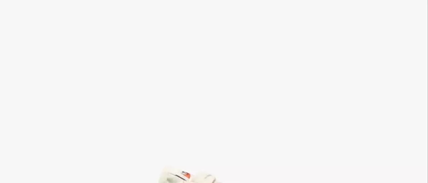 Model-Off-Duty Sneaker Styles for Fall