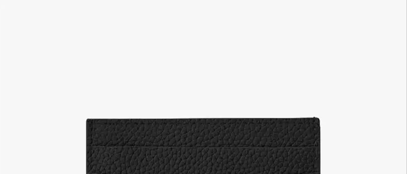 Vogue's Premier Guide: Luxurious Gifts Under $100 for Every Occasion