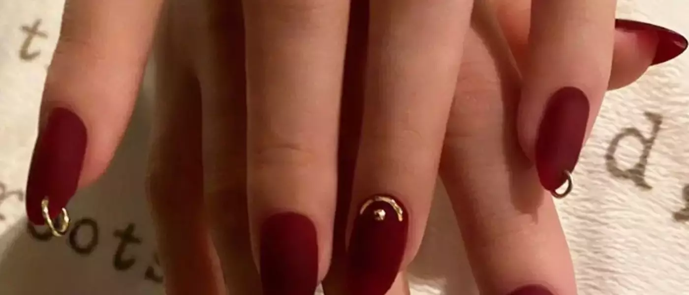 Selena Gomez Debuts Edgy Merlot Manicure for Fall