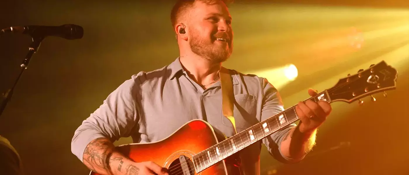 Zach Bryan's “Free Palestine” Statement at Gillette Stadium Ignites Controversy and Record-Breaking Attendance
