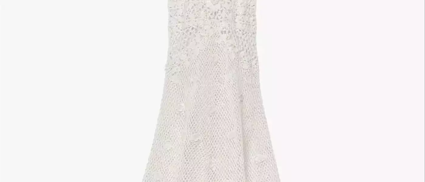 Choosing the Perfect Beach Wedding Dress: Style and Comfort for Your Seaside Celebration