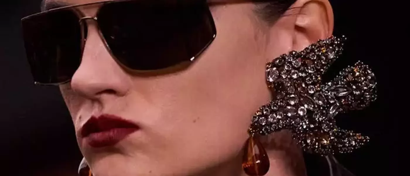 The Enduring Appeal of Flat-Top Sunglasses: A Seasonal Fashion Staple