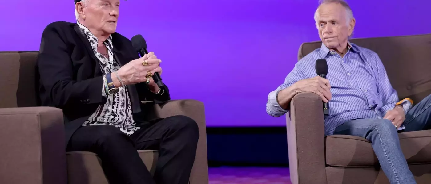 Al Jardine Expresses Concern Over Mike Love's Health and Performing Future