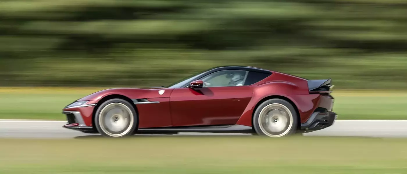 Ferrari 12Cilindri Manuale: A Return to Driving Purity