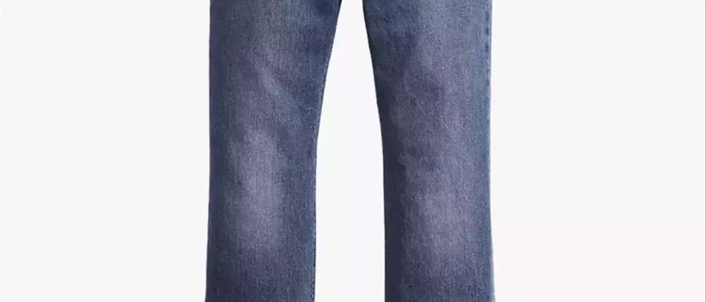 The Enduring Appeal of Bootcut Jeans: Styling Tips for a Modern Wardrobe