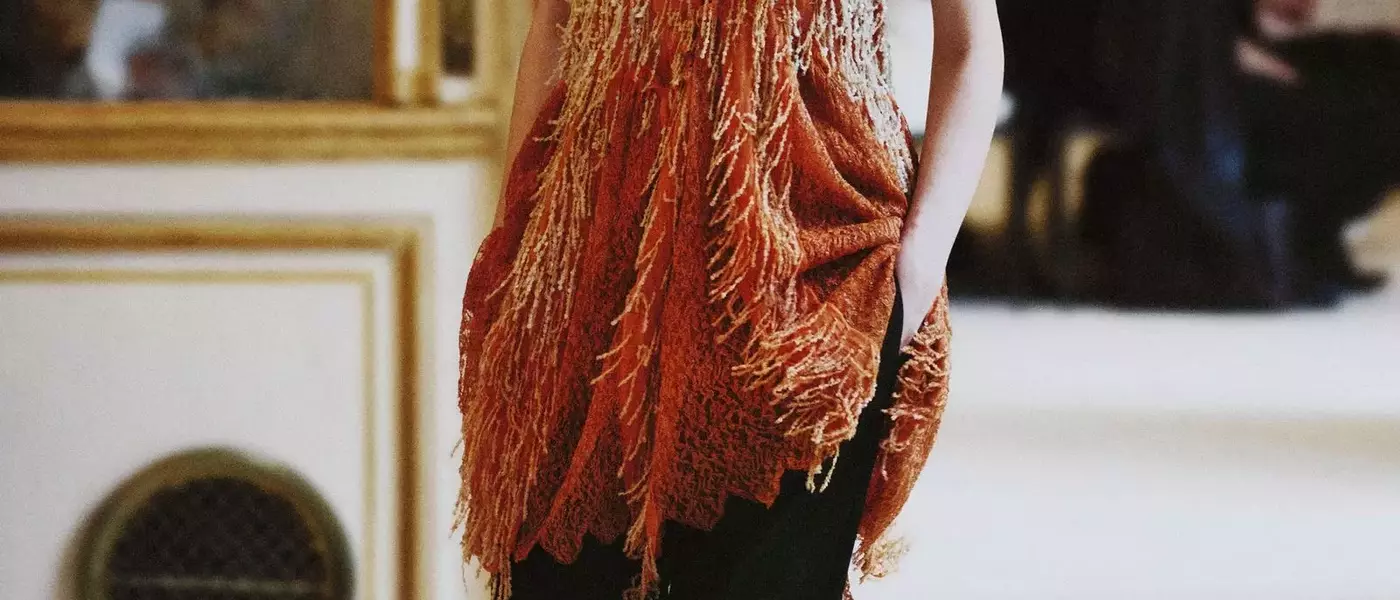 Fashion's New Horizon: Blending Minimalism and Maximalism for Spring/Summer 2027