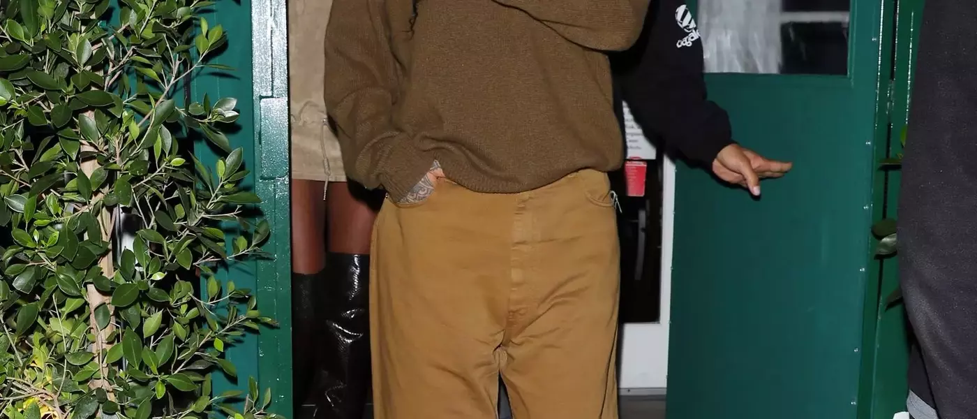 Rihanna's Autumnal Brown Ensemble for a Dinner Outing