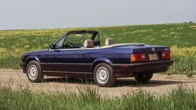 BMW 318i Convertible: Balancing Image and Performance in 1991