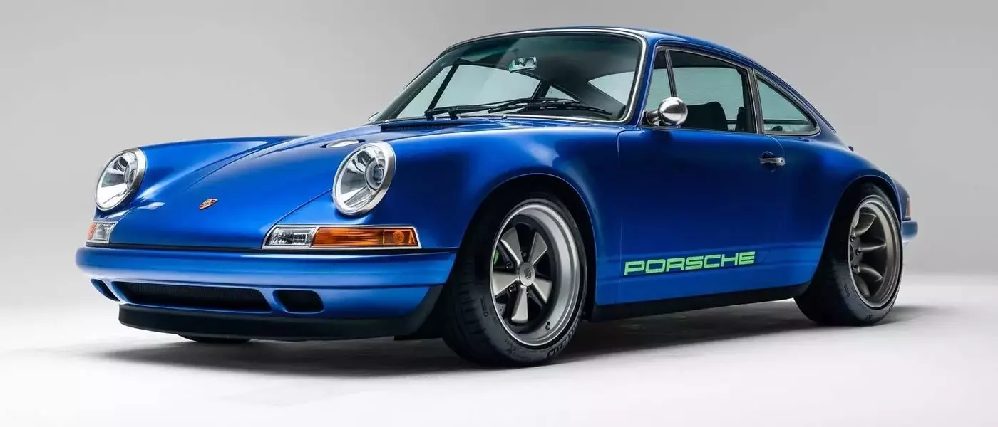 Singer Reimagined 1989 Porsche 911 Carrera 2 Coupe
