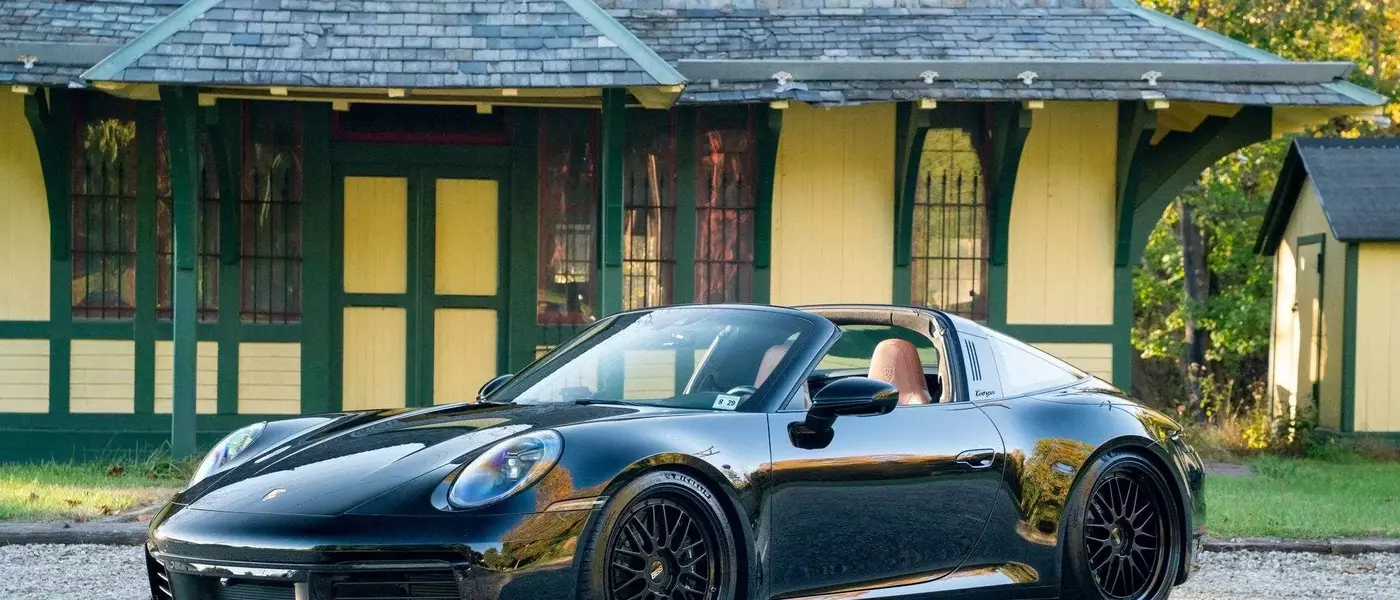 2024 Porsche 911 Targa 4S: A Detailed Review and Market Analysis