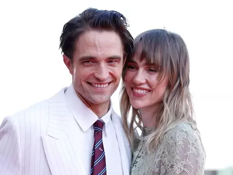 Suki Waterhouse Embraces 'Nepo-Babying' for Daughter's Hollywood Aspirations