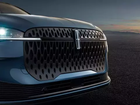 Lincoln's Upcoming Luxury SUV: A Bronco-Inspired Contender for the G-Class