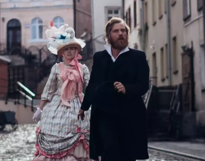 A Playful Homage to Dostoevsky's Wife in 'The Idiot(s)'