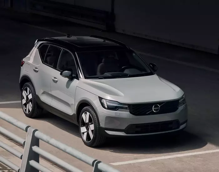 Unveiling the Refreshed 2028 Volvo XC40: A Design and Performance Evolution