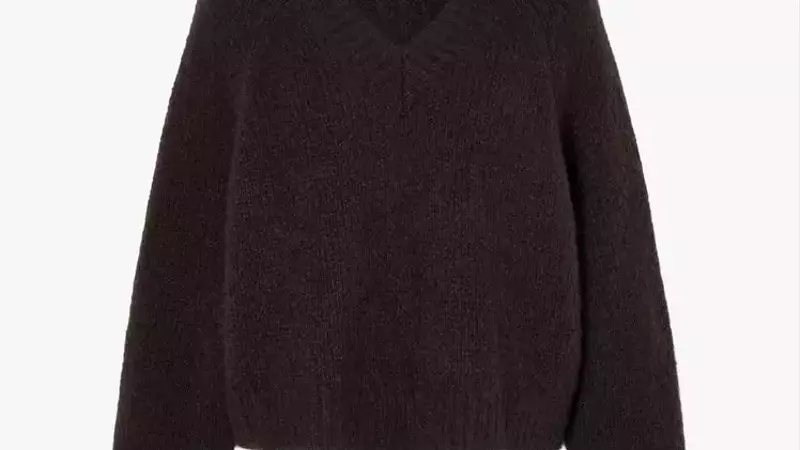 The Enduring Appeal of Skirts: A Fall Fashion Guide