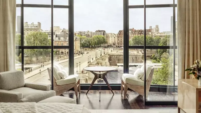 A Curated Guide to Paris: Hotels, Dining, Shopping, and Activities