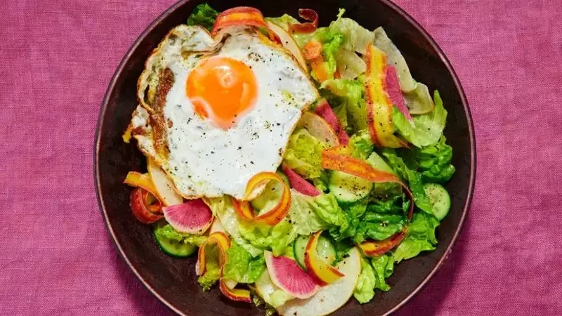 Crafting the Perfect Solo Fall Salad