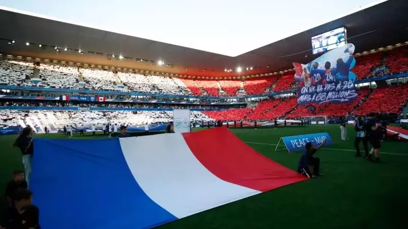Bordeaux Football Club Relegated to Sixth Tier Amid Financial Crisis