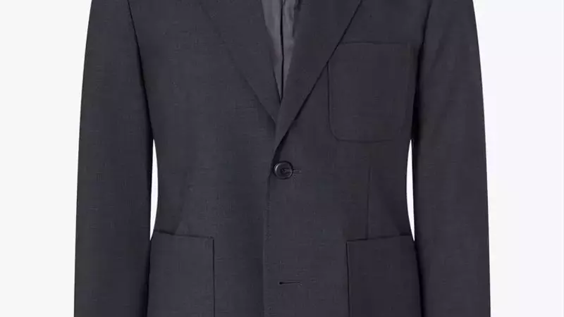 Beyond the Basics: Redefining Light Outerwear for the Style-Conscious Man