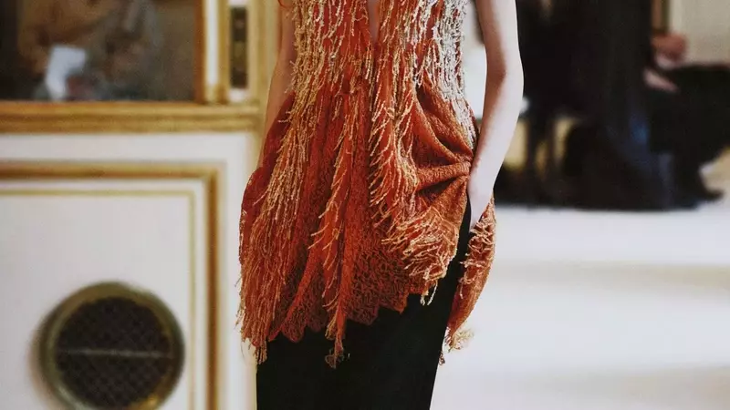 Fashion's New Horizon: Blending Minimalism and Maximalism for Spring/Summer 2027